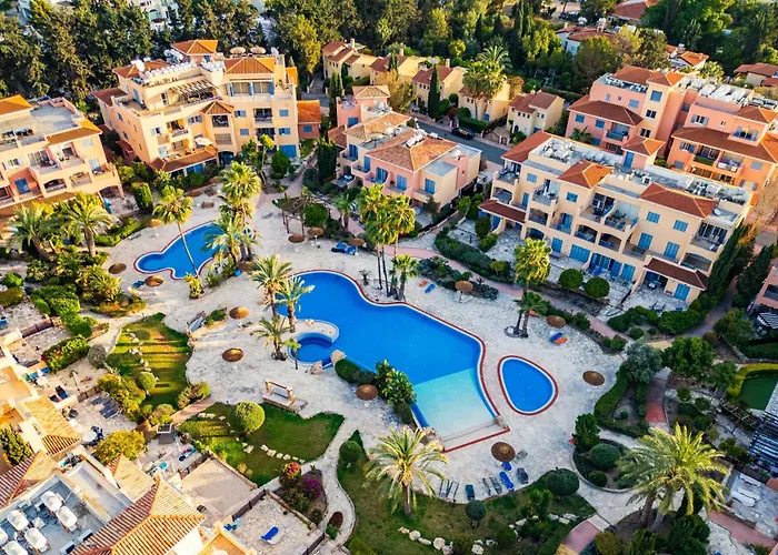 H&o Limnaria Elegance Pool View Apartman