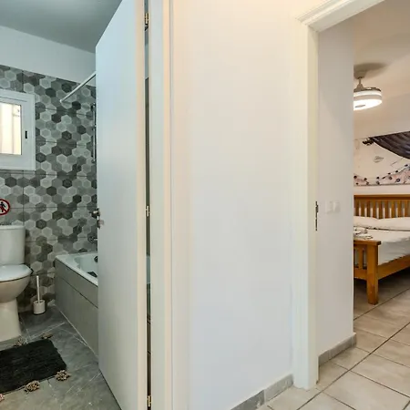 H&o Limnaria Elegance Pool View Paphos