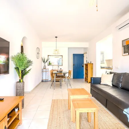 H&o Limnaria Elegance Pool View Paphos