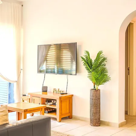 H&o Limnaria Elegance Pool View Paphos