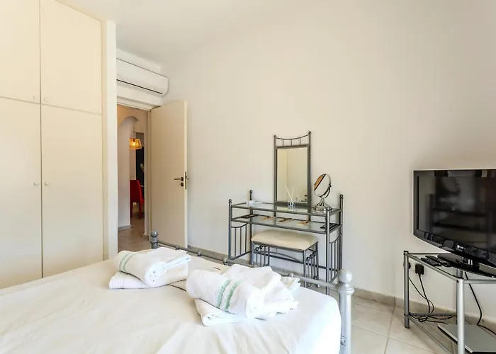 H&o Limnaria Elegance Pool View