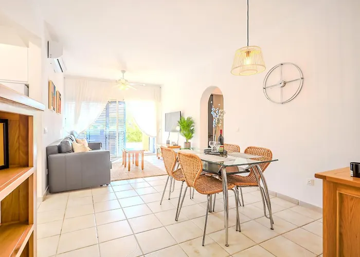 H&o Limnaria Elegance Pool View