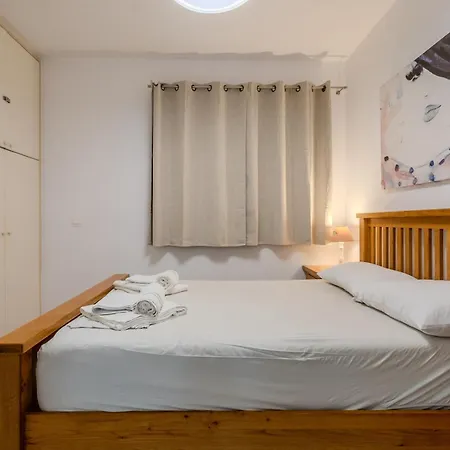 H&o Limnaria Elegance Pool View Paphos