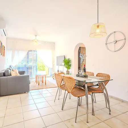 H&o Limnaria Elegance Pool View